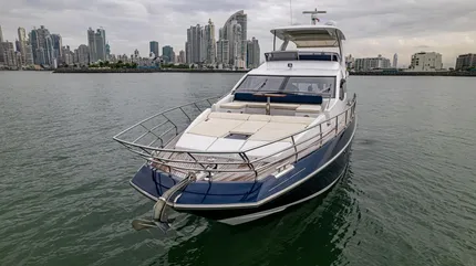 2017 Azimut Flybridge