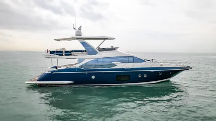 2017 Azimut Flybridge