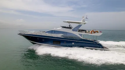 2017 Azimut Flybridge