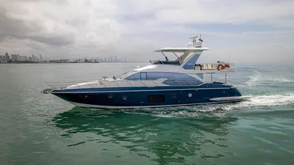 2017 Azimut Flybridge