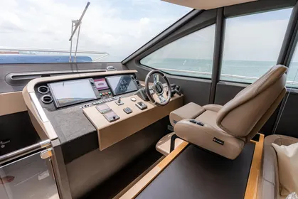 2017 Azimut Flybridge