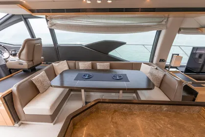 2017 Azimut Flybridge