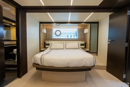 2017 Azimut Flybridge