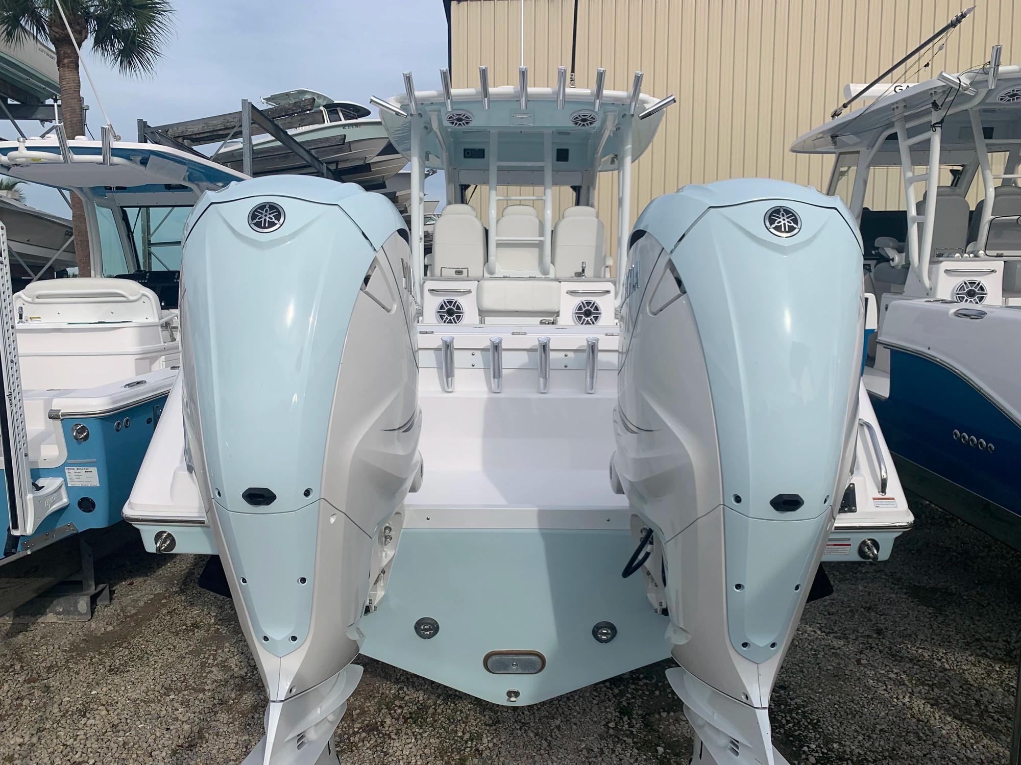 New 2024 Everglades 365 CC 34957 Jensen Beach Boat Trader   9054499 955799127 0 061220230807 16 