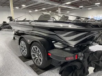 2024 Phoenix Bass Boats 21 XE