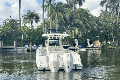 2019 Boston Whaler 28OUTRAGE