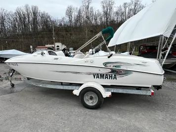 2000 Yamaha Boats LS2000