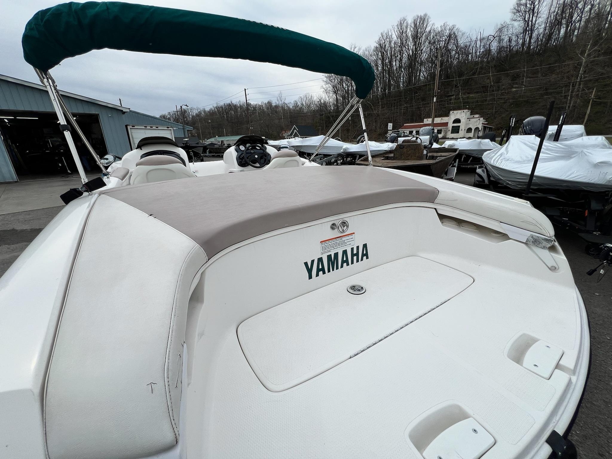 2000 Yamaha Boats LS2000