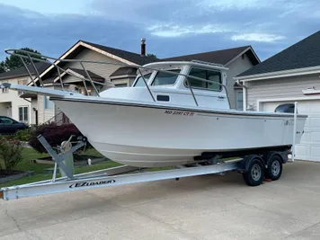 2019 Parker 2320 Sport Cabin