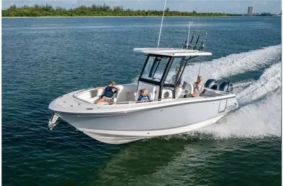 2024 Robalo R250