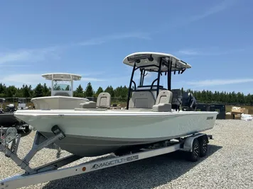 2024 Sea Pro 250 Bay