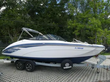 2020 Yamaha Boats SX240