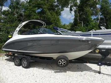 2020 Yamaha Boats 242S