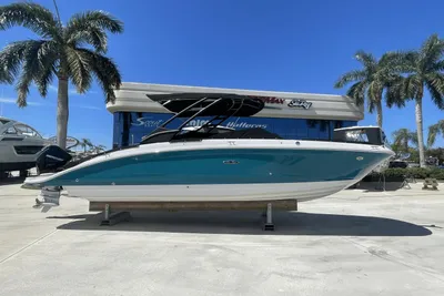 2024 Sea Ray SDX 270 Outboard