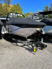 2014 Nautique G21