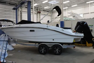 2024 Sea Ray 210SPXO