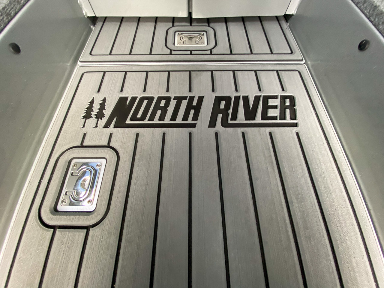 2025 North River 2700s