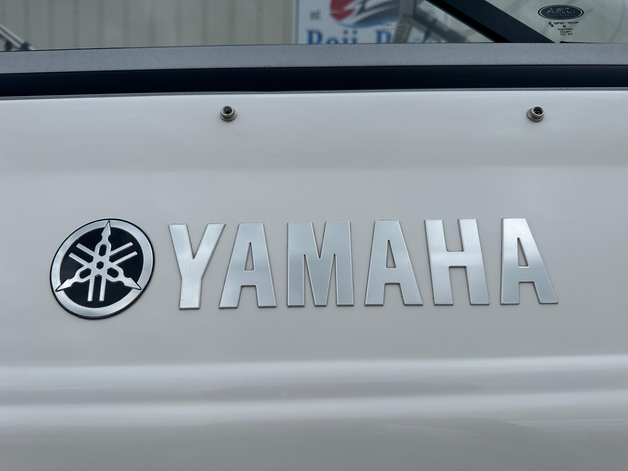 2008 Yamaha Boats 232 Limited