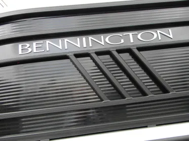 2023 Bennington 23LSB