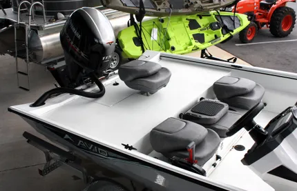 2024 Avid Rogue 20 Side Console