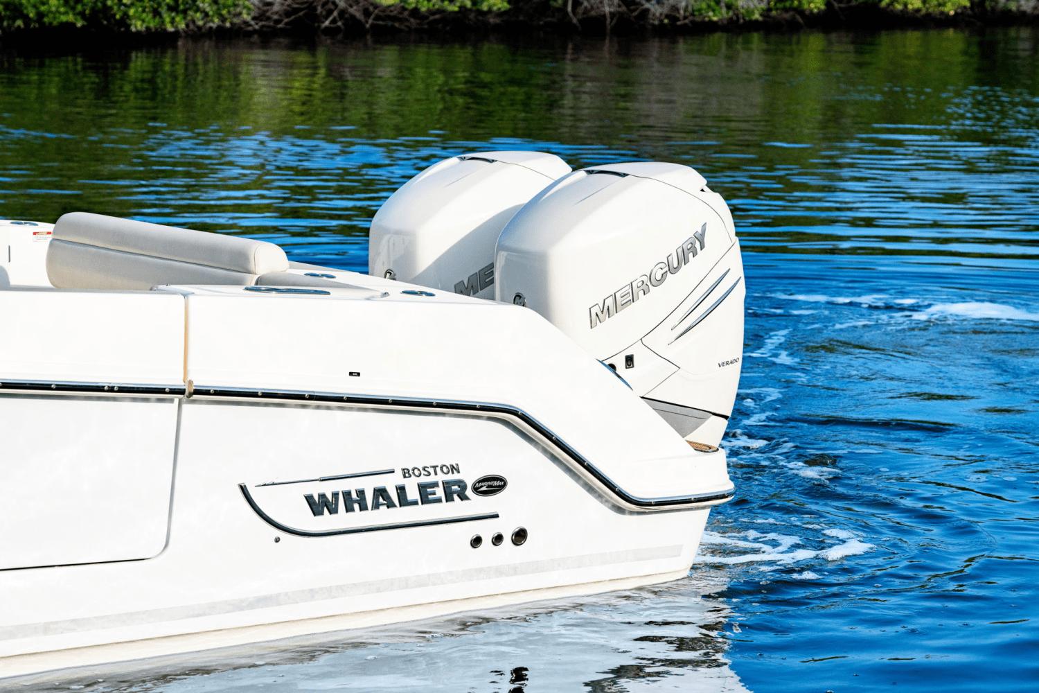 2017 Boston Whaler 330 Outrage