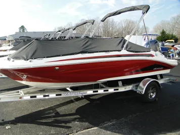 2023 Hurricane SunDeck Sport 185 OB