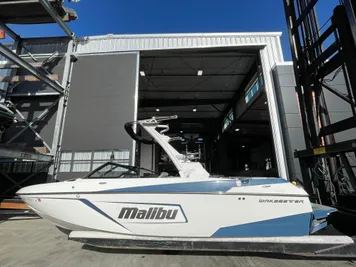 2022 Malibu 22 LSV