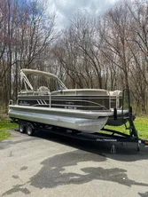 2021 Sun Tracker Party Barge 22 RF DLX