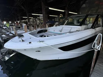 2024 Sea Ray 370 Sundancer