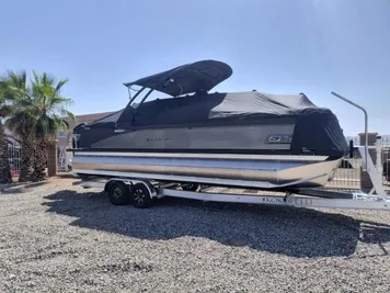 2024 Tahoe Cascade Quad Lounge Windshield 25 FT