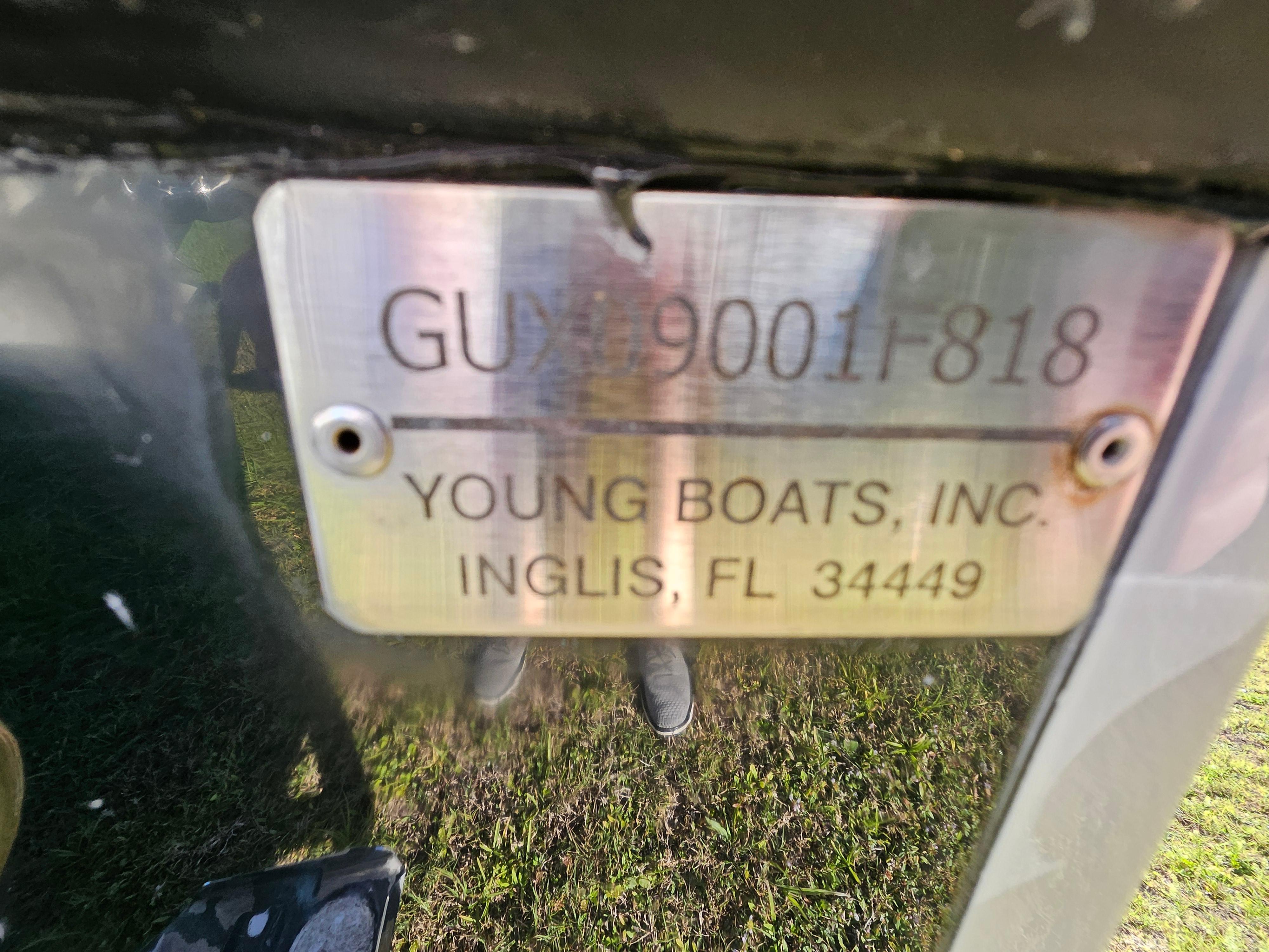 2018 Young Boats Gulfshore 26
