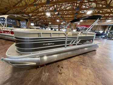 2023 Sun Tracker Party Barge 20 DLX