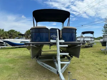 2022 Manitou 18 Aurora LE Standard Twin Tube