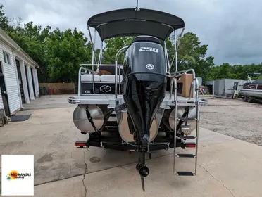 2024 Avalon 2585 LSZ VRB Windshield Tritoon