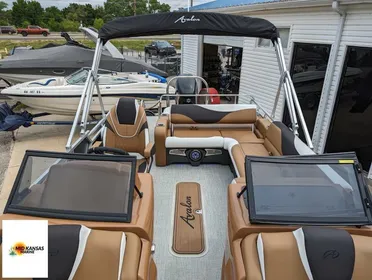 2024 Avalon 2585 LSZ VRB Windshield Tritoon