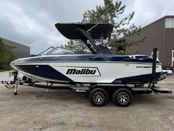 2022 Malibu 22 LSV