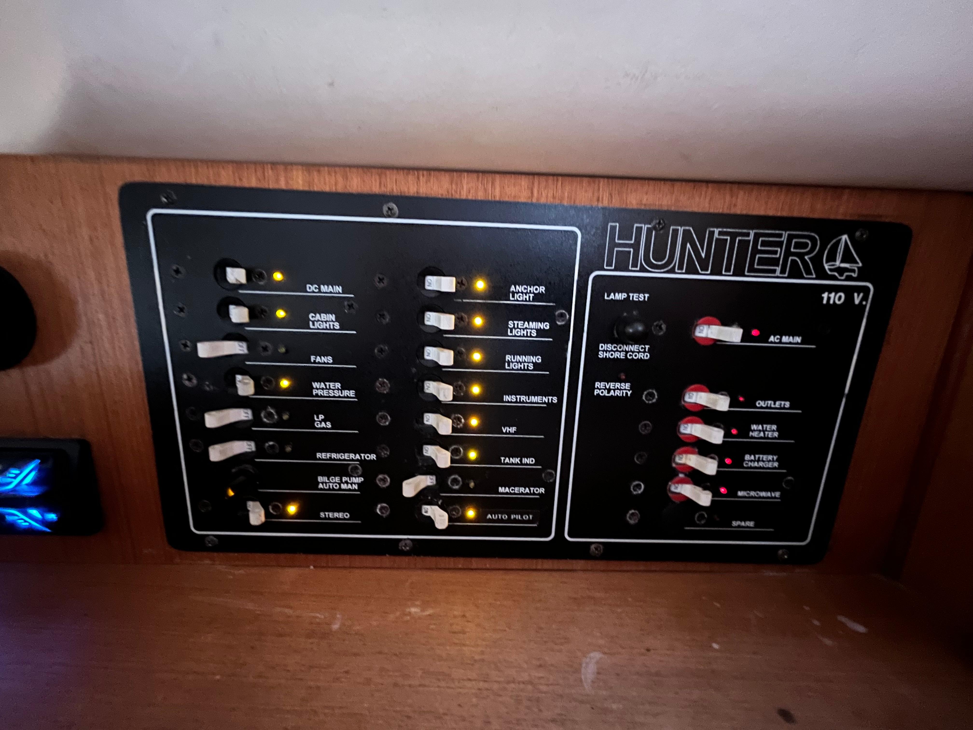 1997 Hunter 310