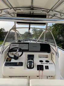 2000 Pursuit 3070 Center Console