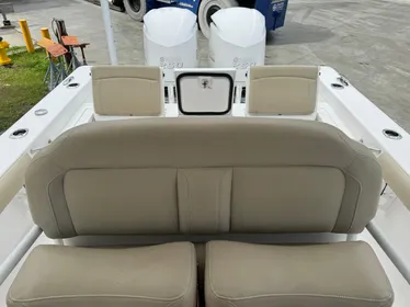 2019 Everglades 273 Center Console