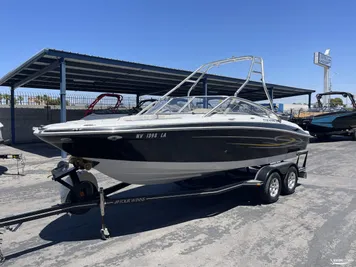 2006 Four Winns 220 Horizon