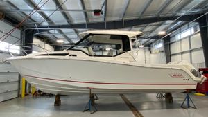 2023 Boston Whaler 325 Conquest
