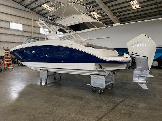 2024 Sea Ray 270 Sundeck Outboard