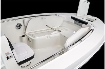 2023 Robalo Explorer R202EX