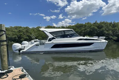 2018 Aquila 36