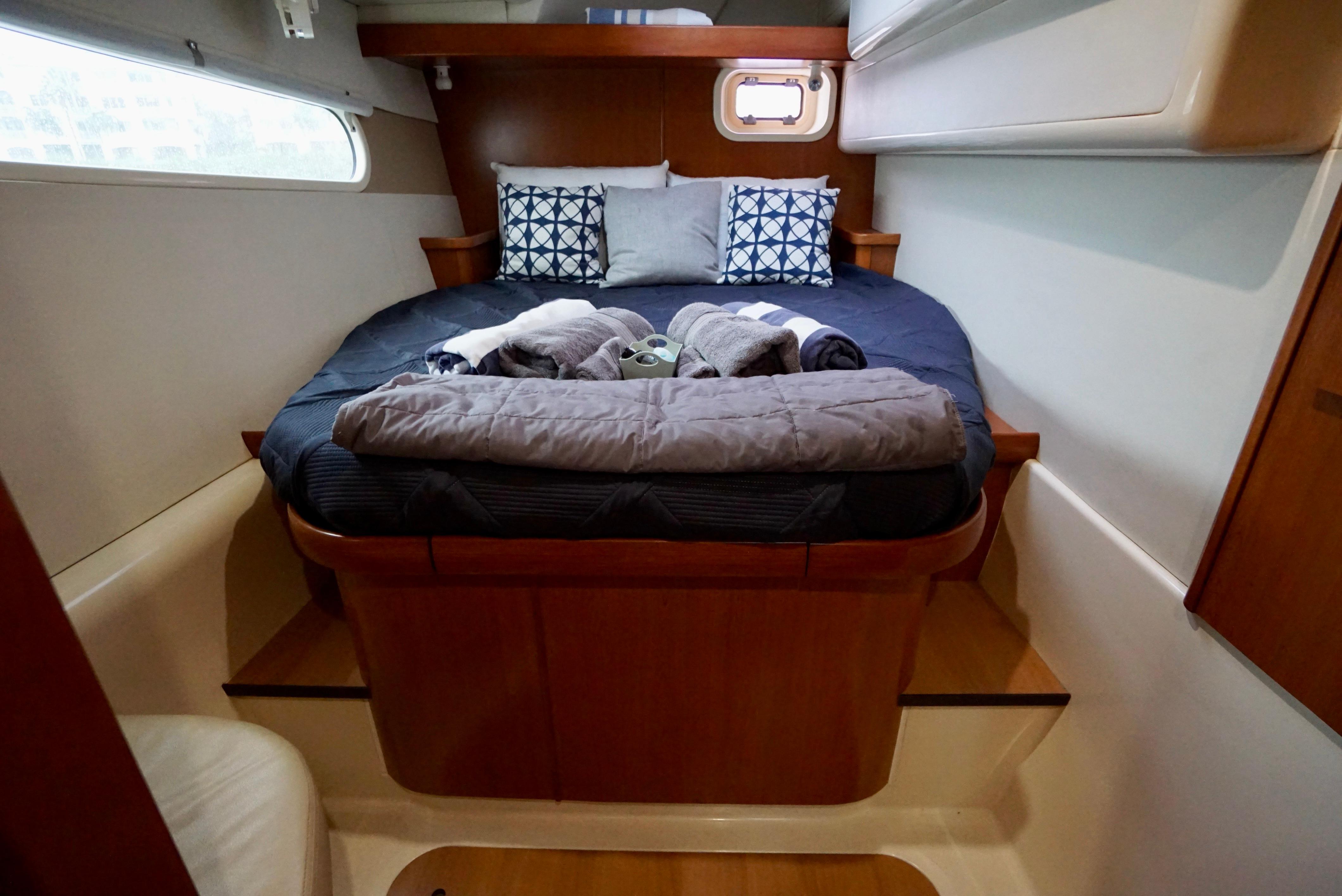 Leopard 47 PowerCat Whensday-Master Stateroom