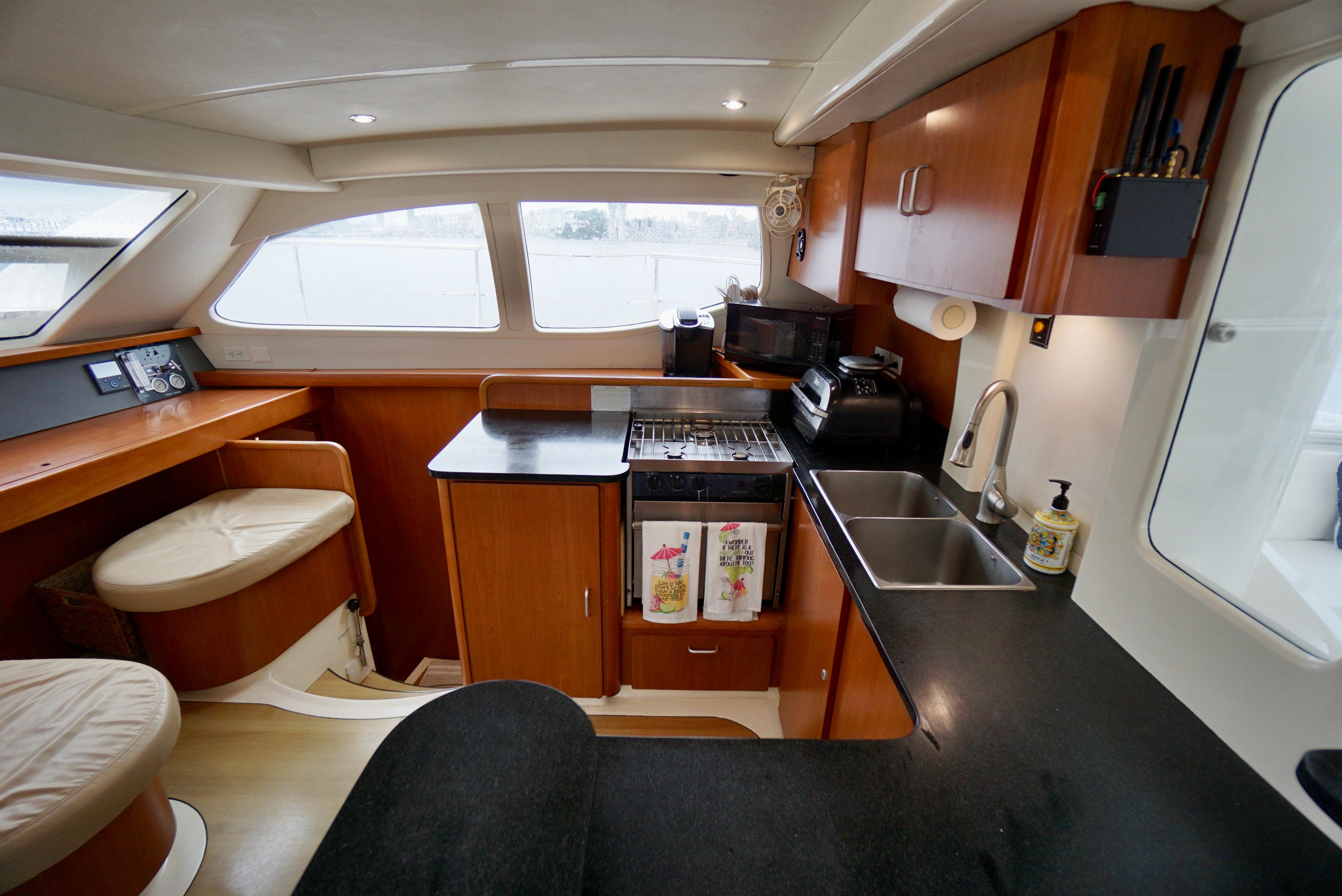 Leopard 47 PowerCat Whensday-Galley