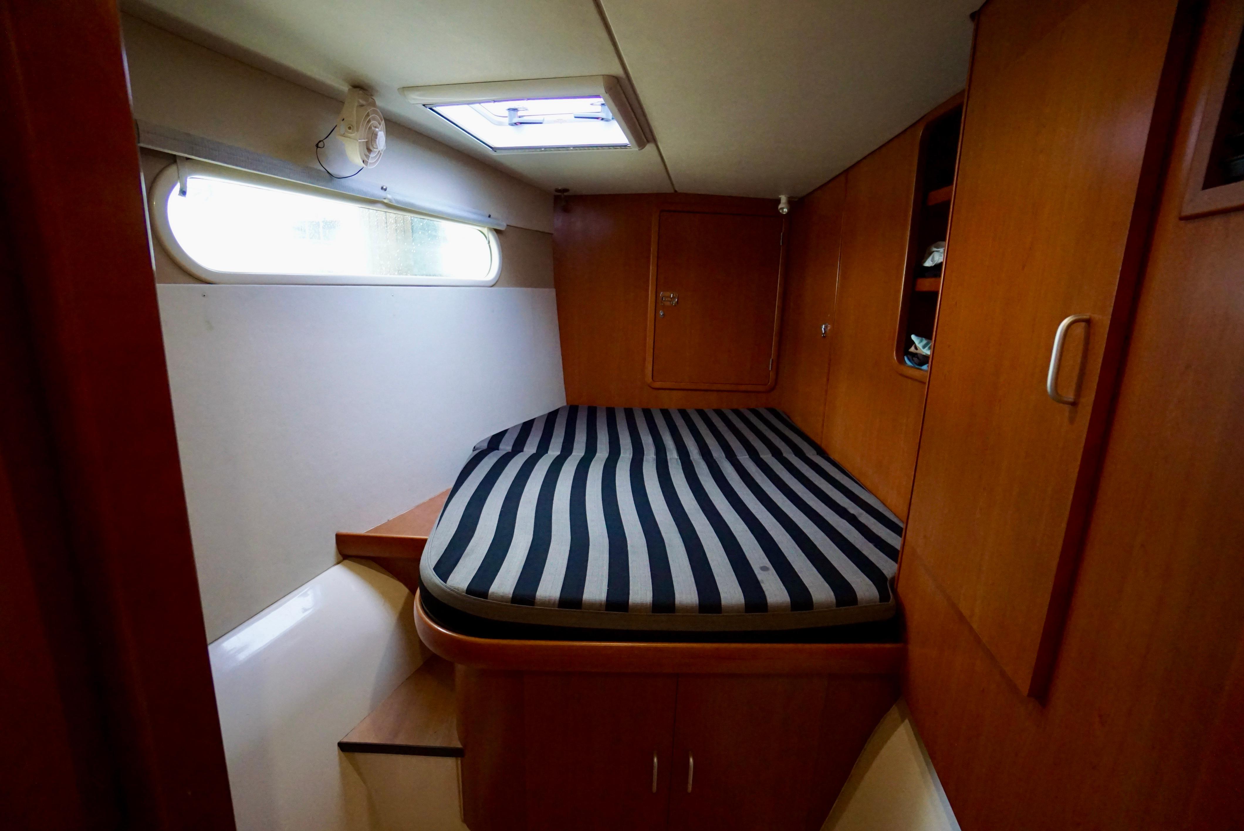Leopard 47 PowerCat Whensday-Guest Stateroom