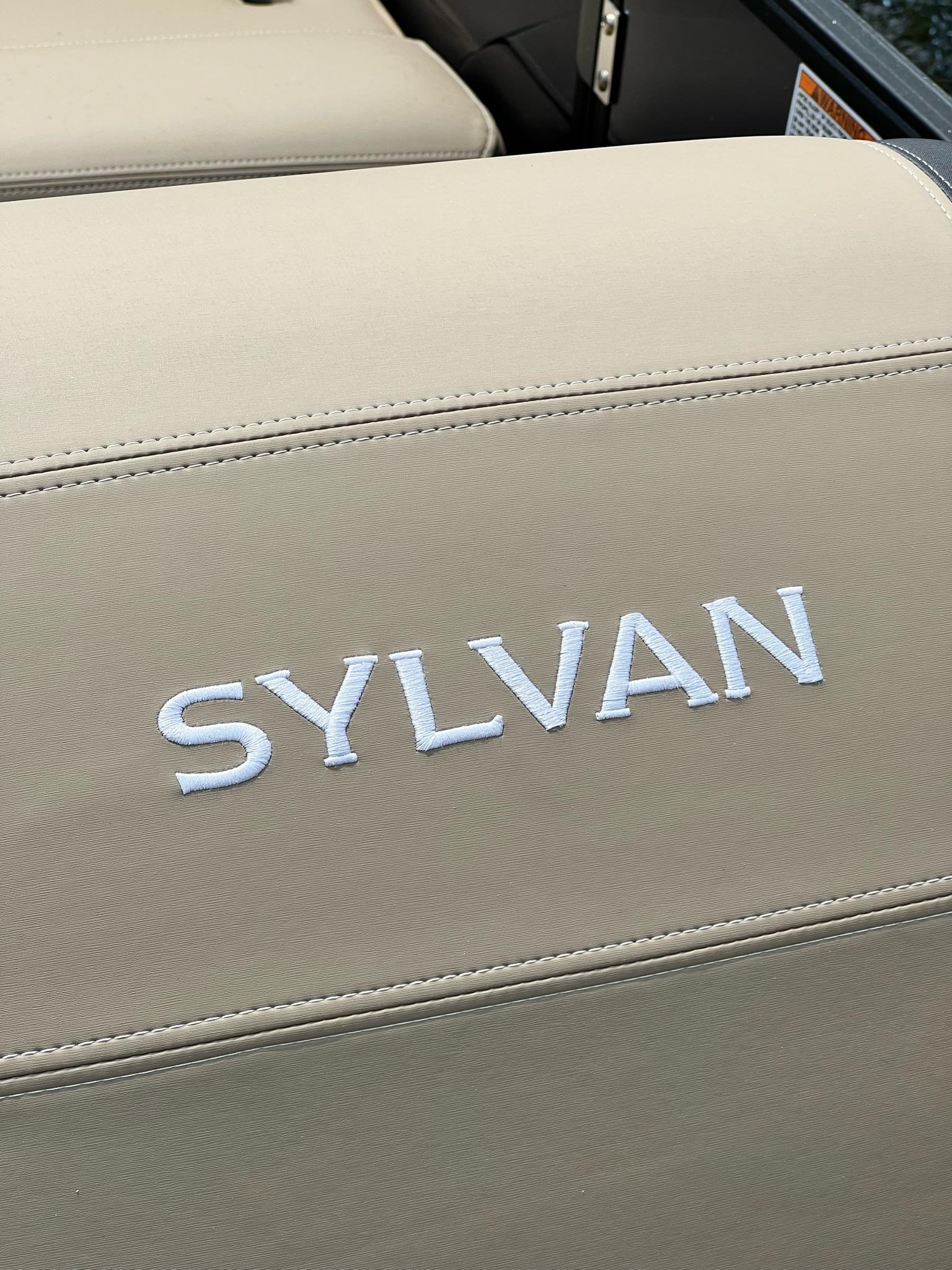 2023 Sylvan L-3 CLZ Tritoon - In Stock