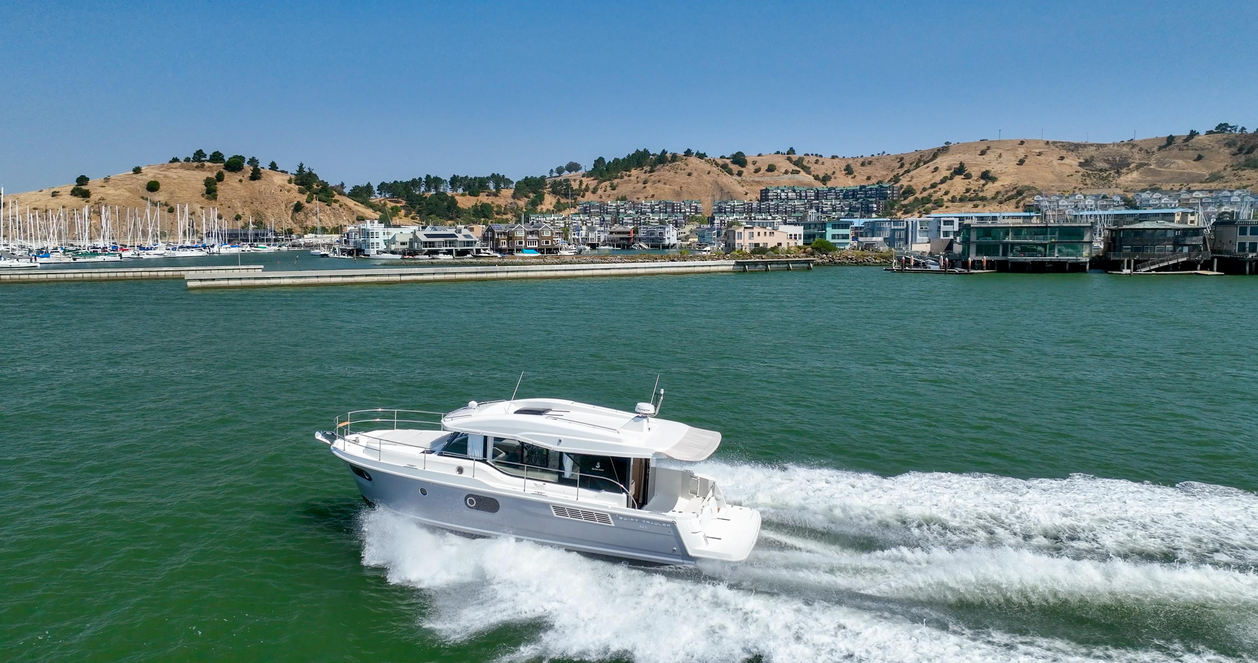 2024 Beneteau Swift Trawler 41 Sedan