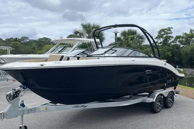 2024 Sea Ray SPX 210 Outboard